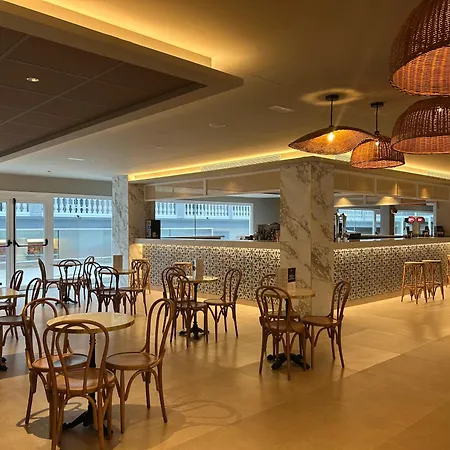 - Don Juan Tossa 酒店 滨海托萨