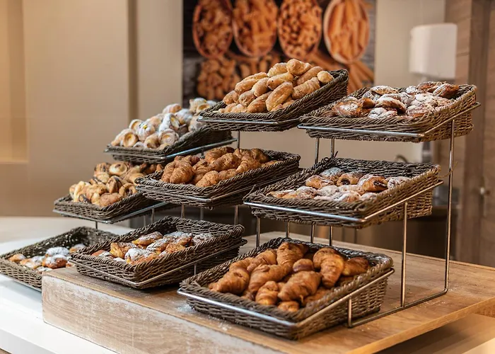 - Don Juan Tossa Hotel *